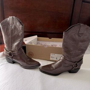 Brown Cowboy Boots Size 9